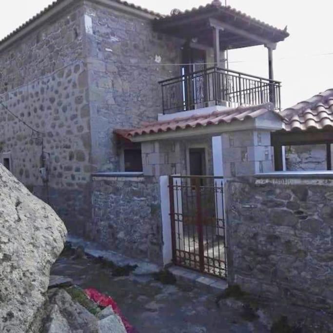 Traditional Stone-Built House With Great View Villa Kontias Esterno foto